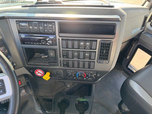 2020 Mack - image 10