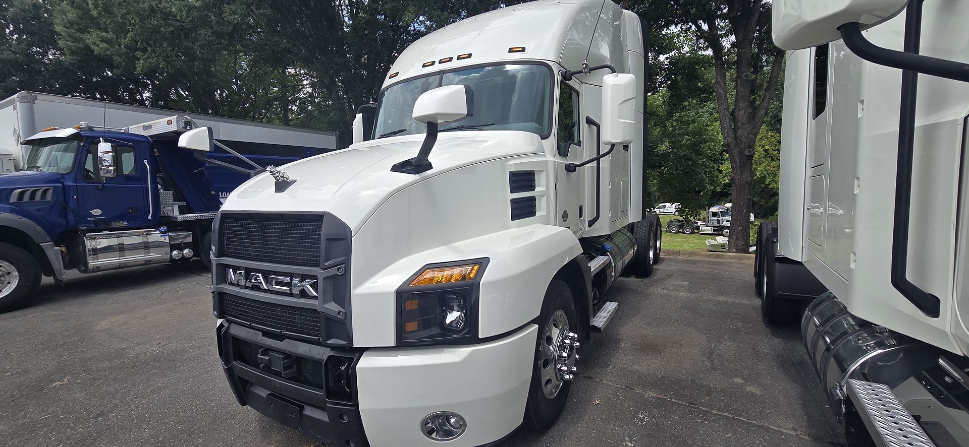 2025 Mack Anthem in Charlotte, NC — photo 6