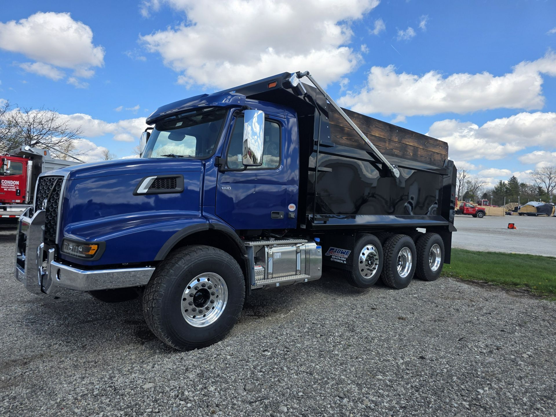 2027 Volvo VHD84B300
