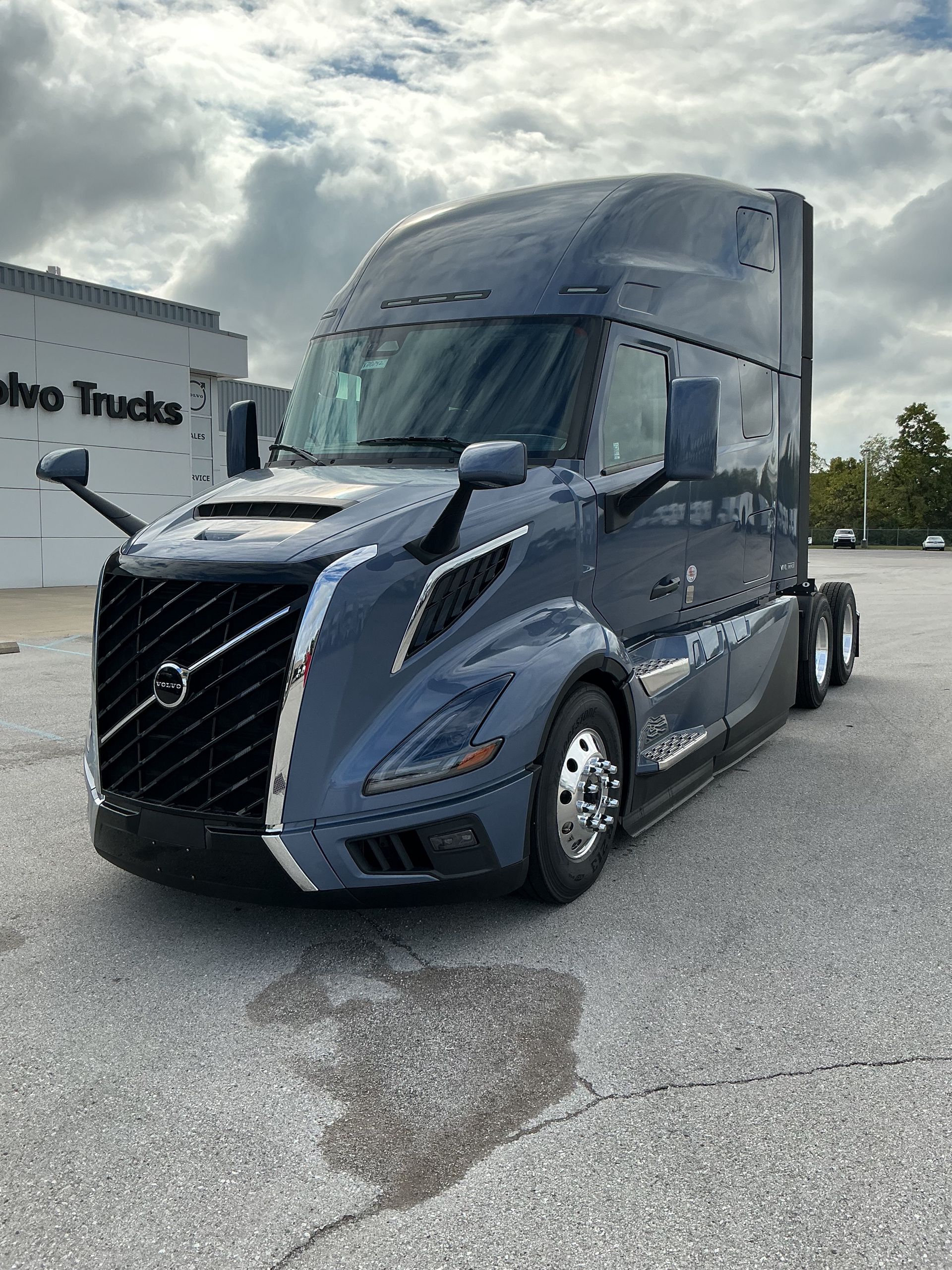 2026 Volvo VNL64T860