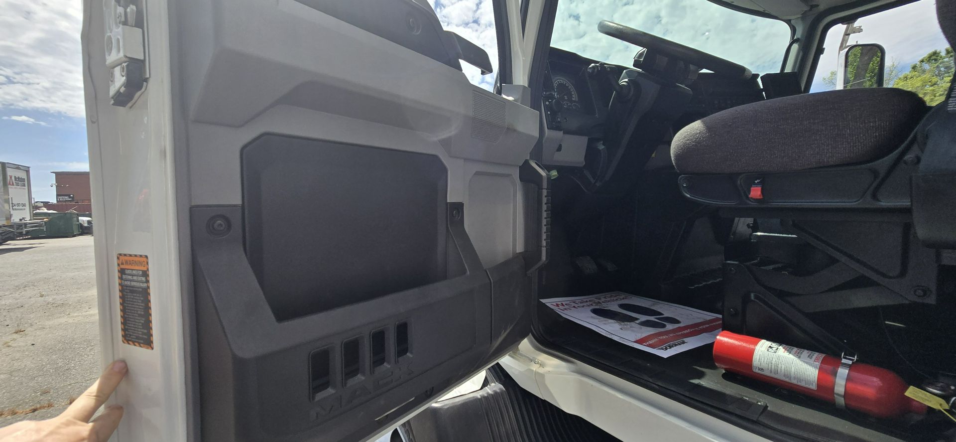 2022 Mack - image 15