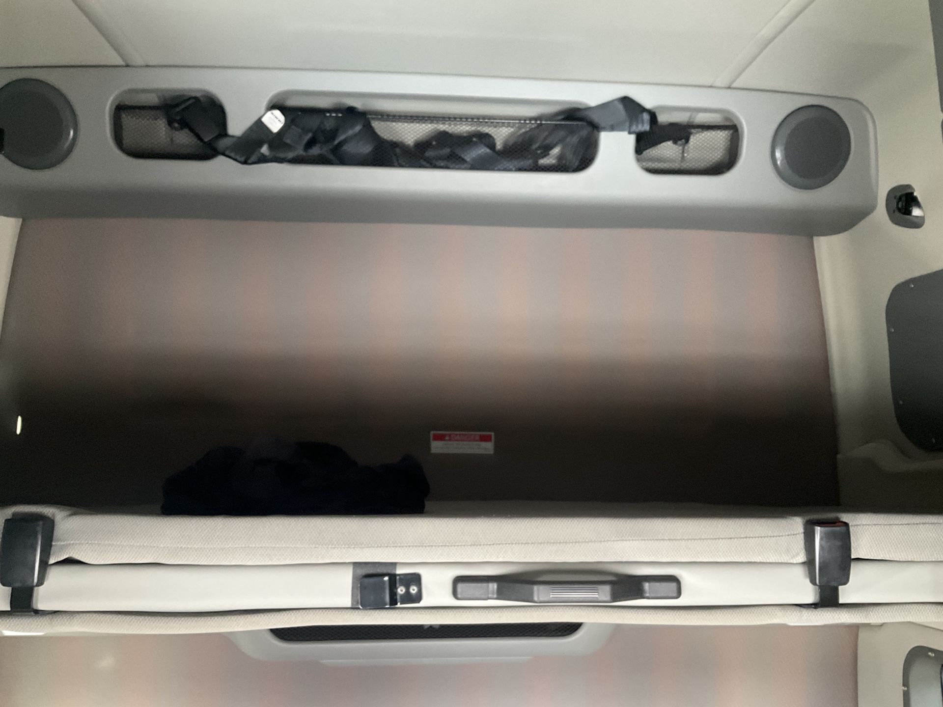 2022 Volvo - image 13