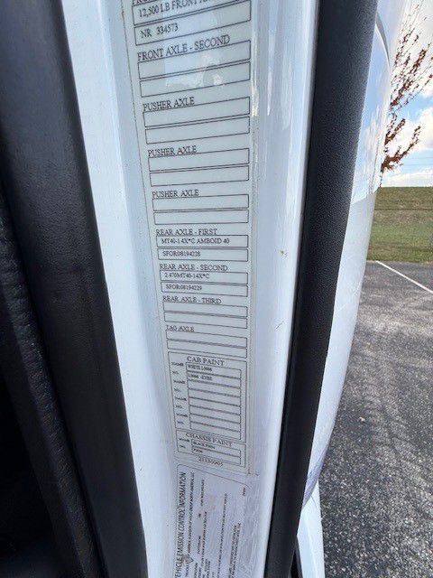 2024 Volvo - image 12