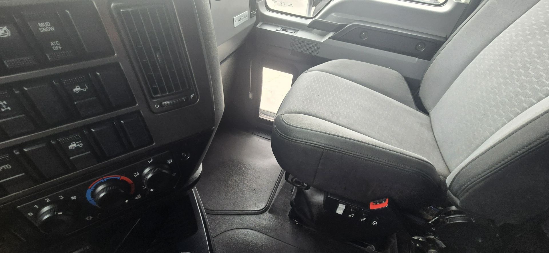 2020 Mack - image 20