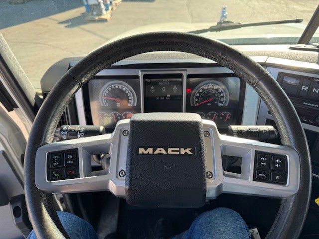 2021 Mack - image 15