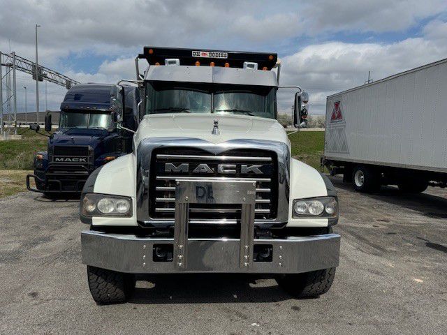 2020 Mack Granite - image 2