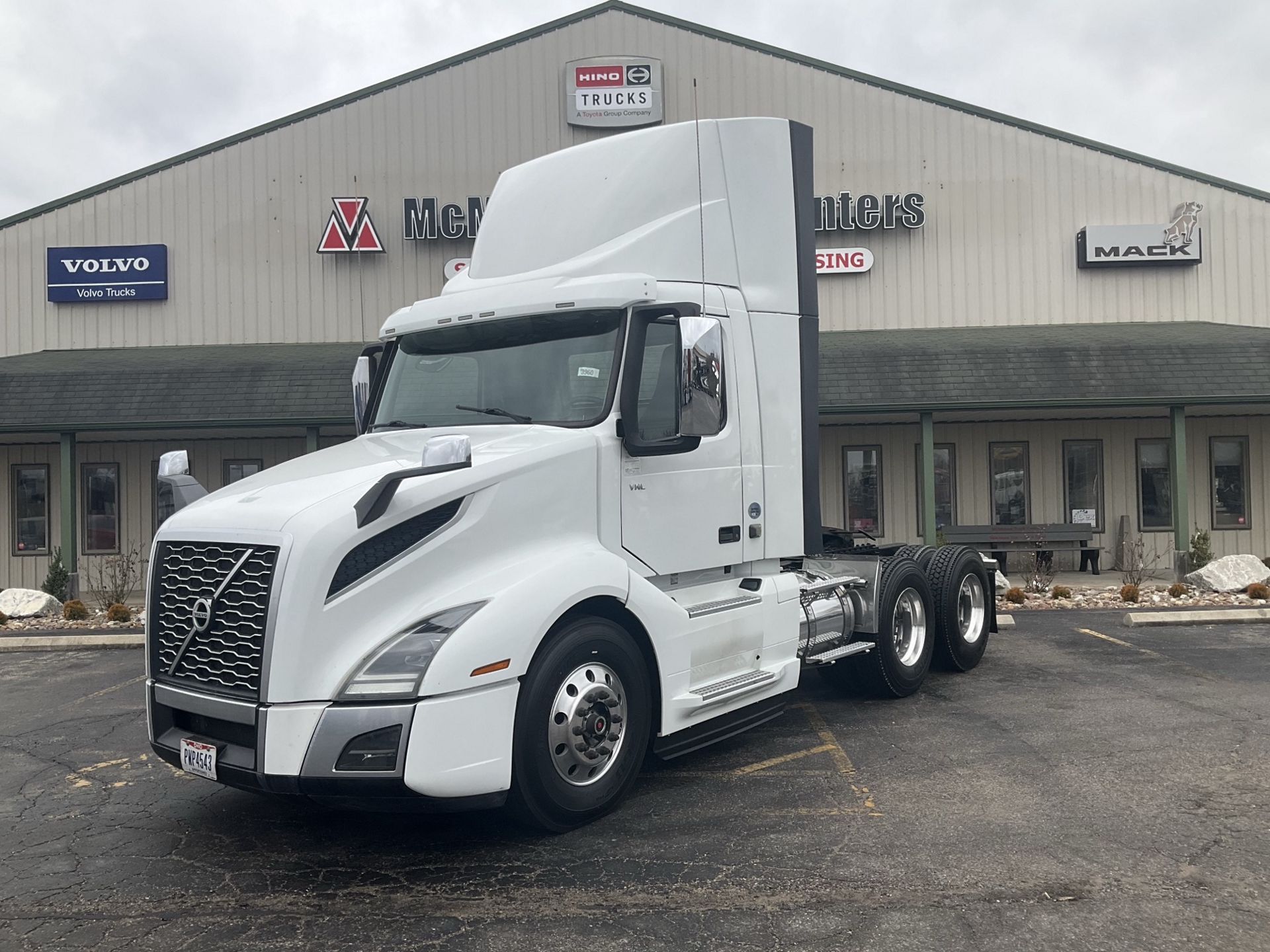 2020 Volvo VNL64T300