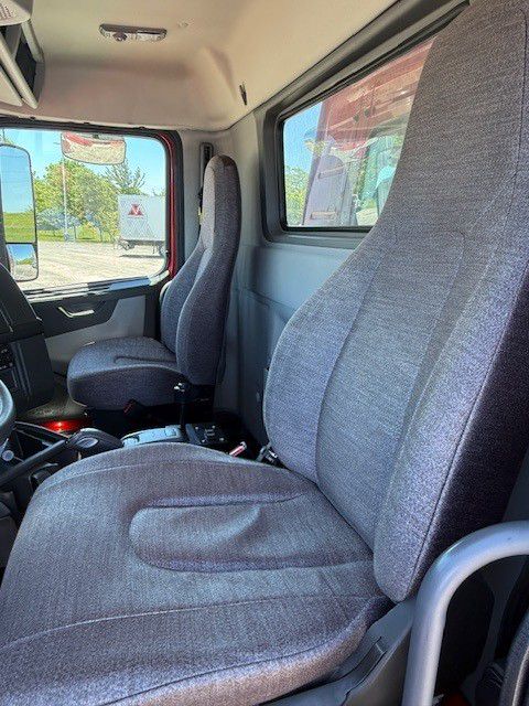 2024 Volvo VHD 300 in Indianapolis, IN — photo 7