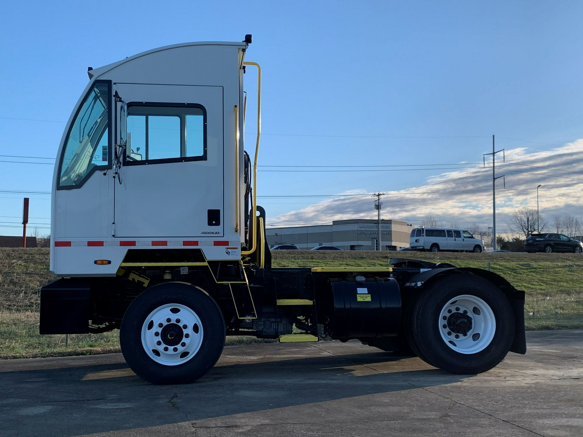 2027 Autocar in La Vergne, TN — photo 5