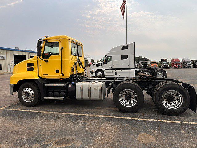 2023 Mack Anthem in London, OH — photo 8