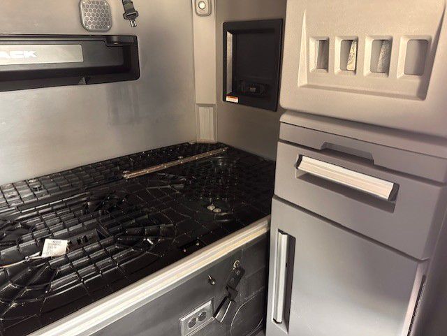 2024 Mack - image 19