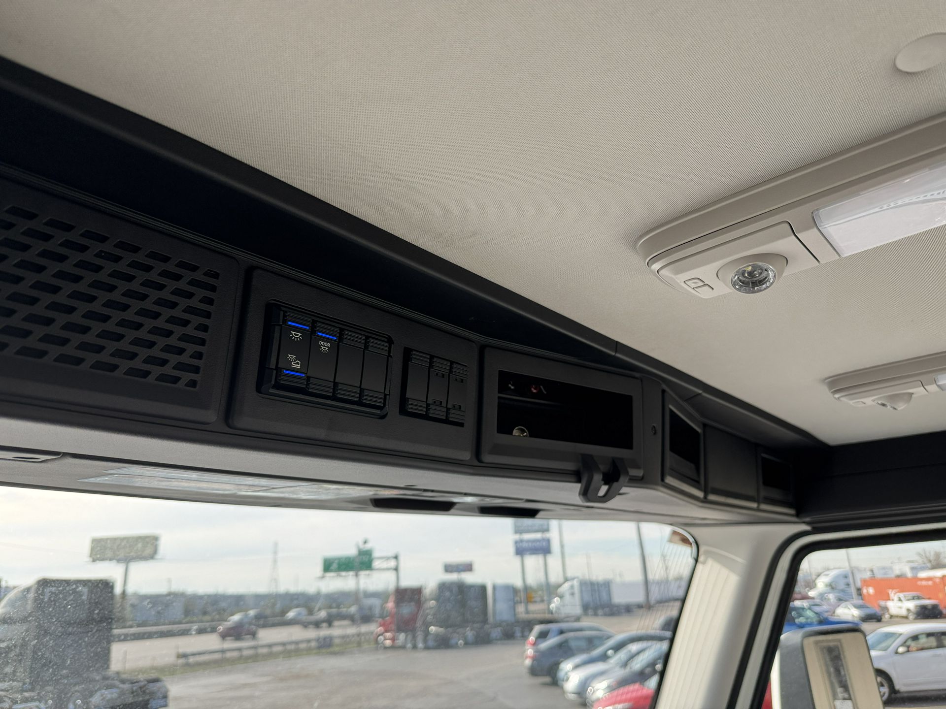 2027 Mack - image 10