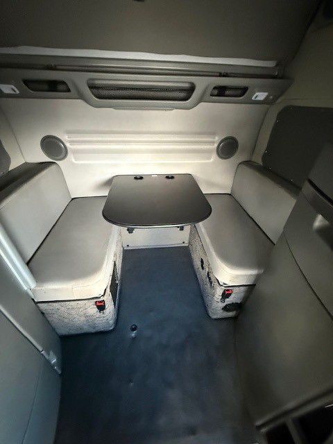 2024 Volvo - image 21