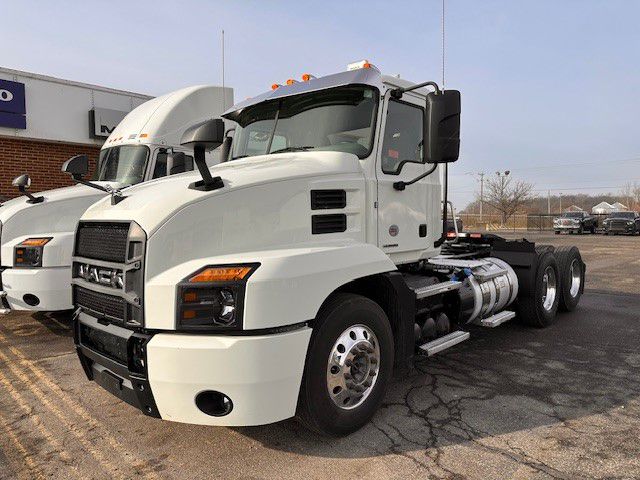 2019 Mack AN64T M742