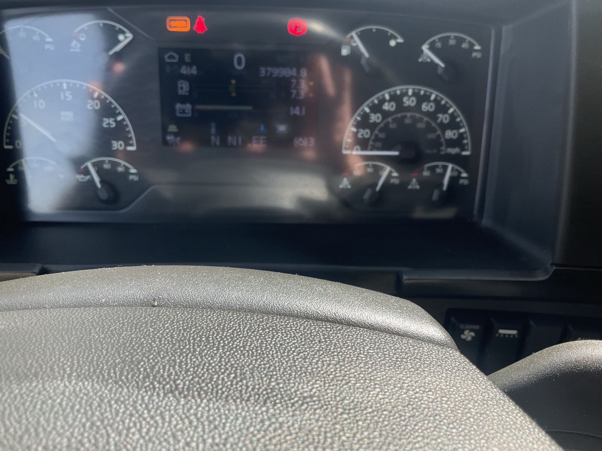 2022 Volvo - image 10