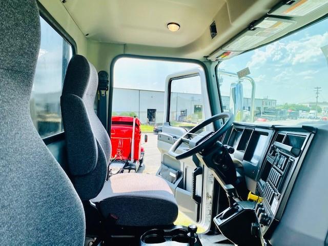 2022 Mack MD742