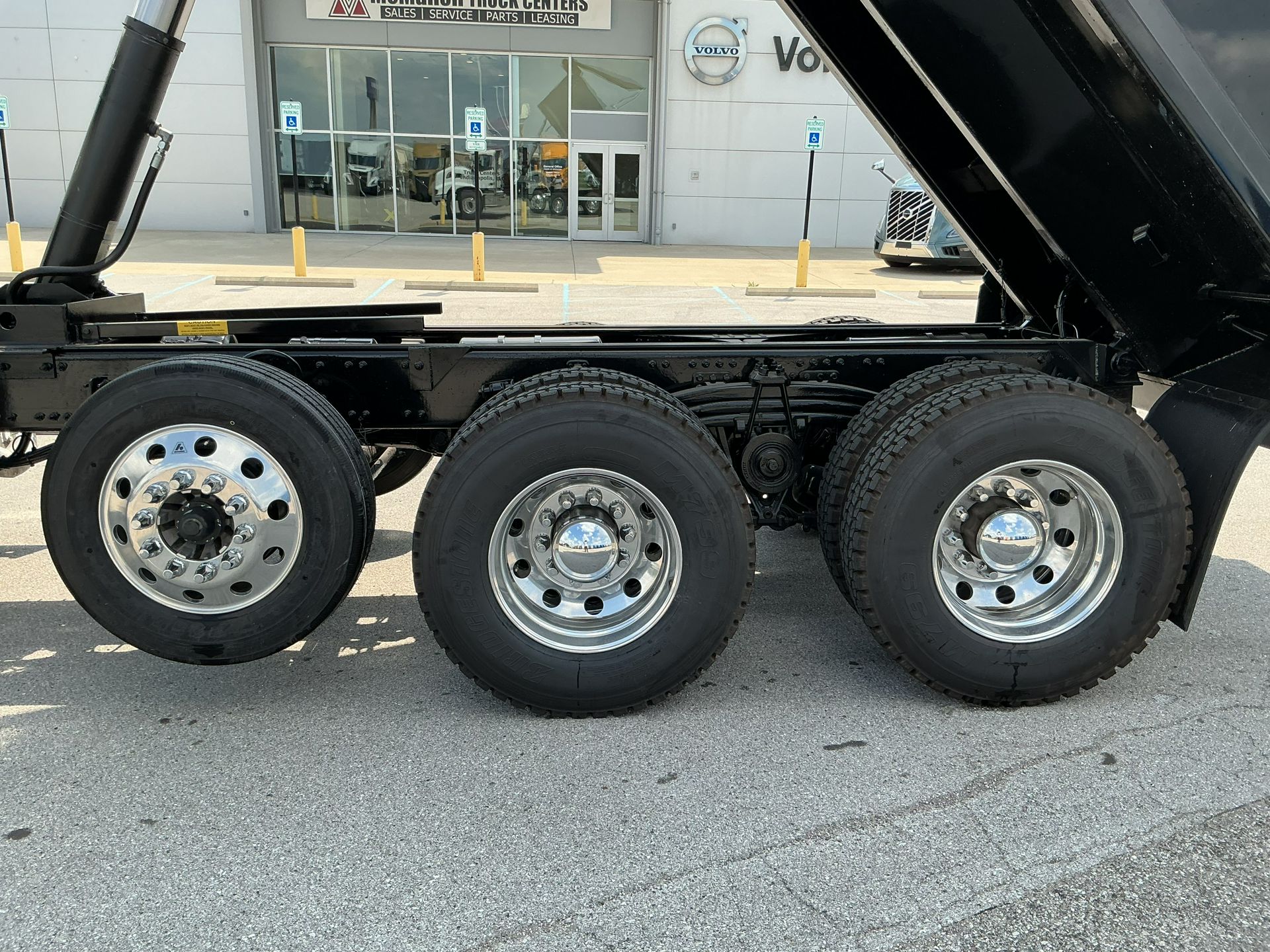 2026 Volvo - image 11