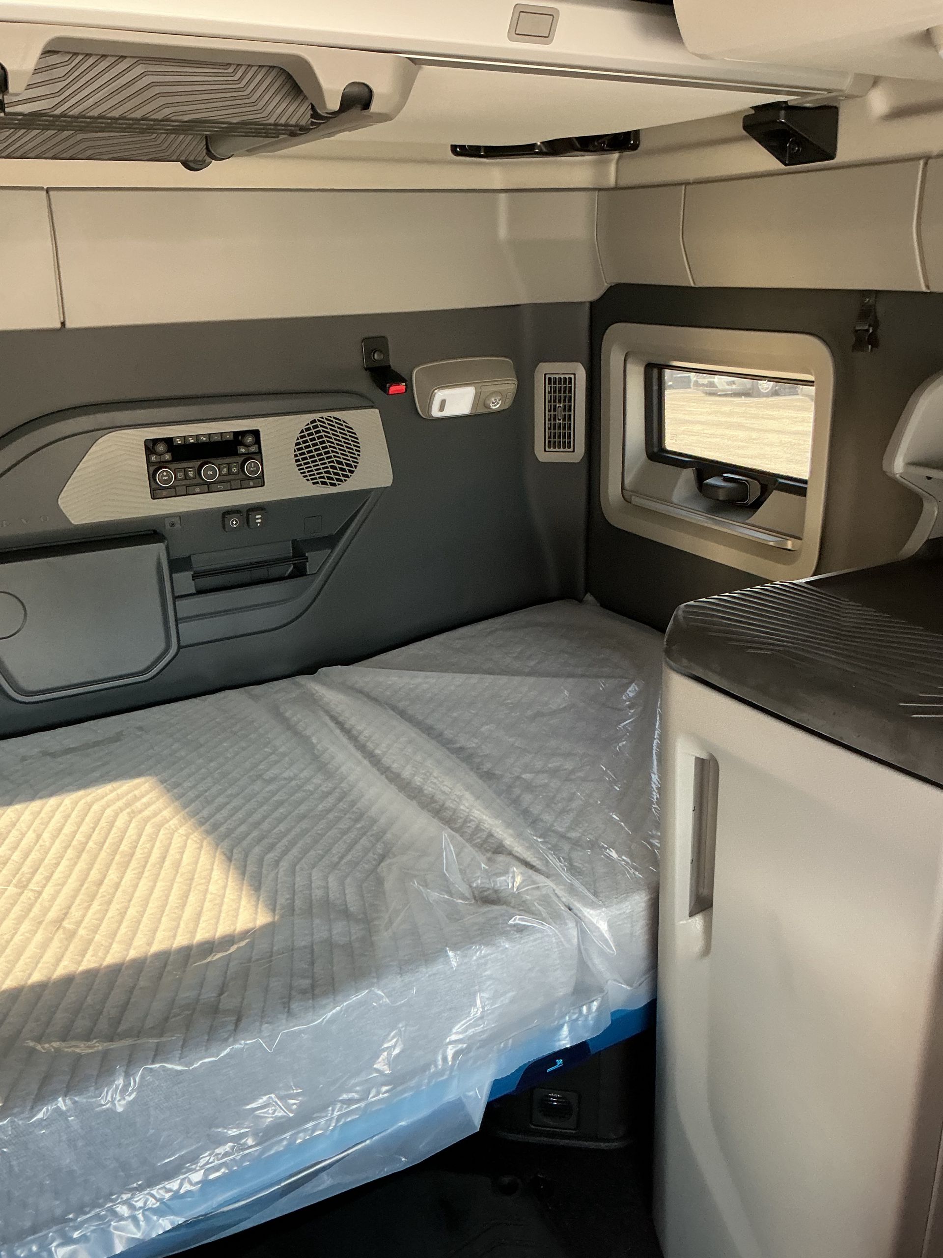 2026 Volvo - image 18