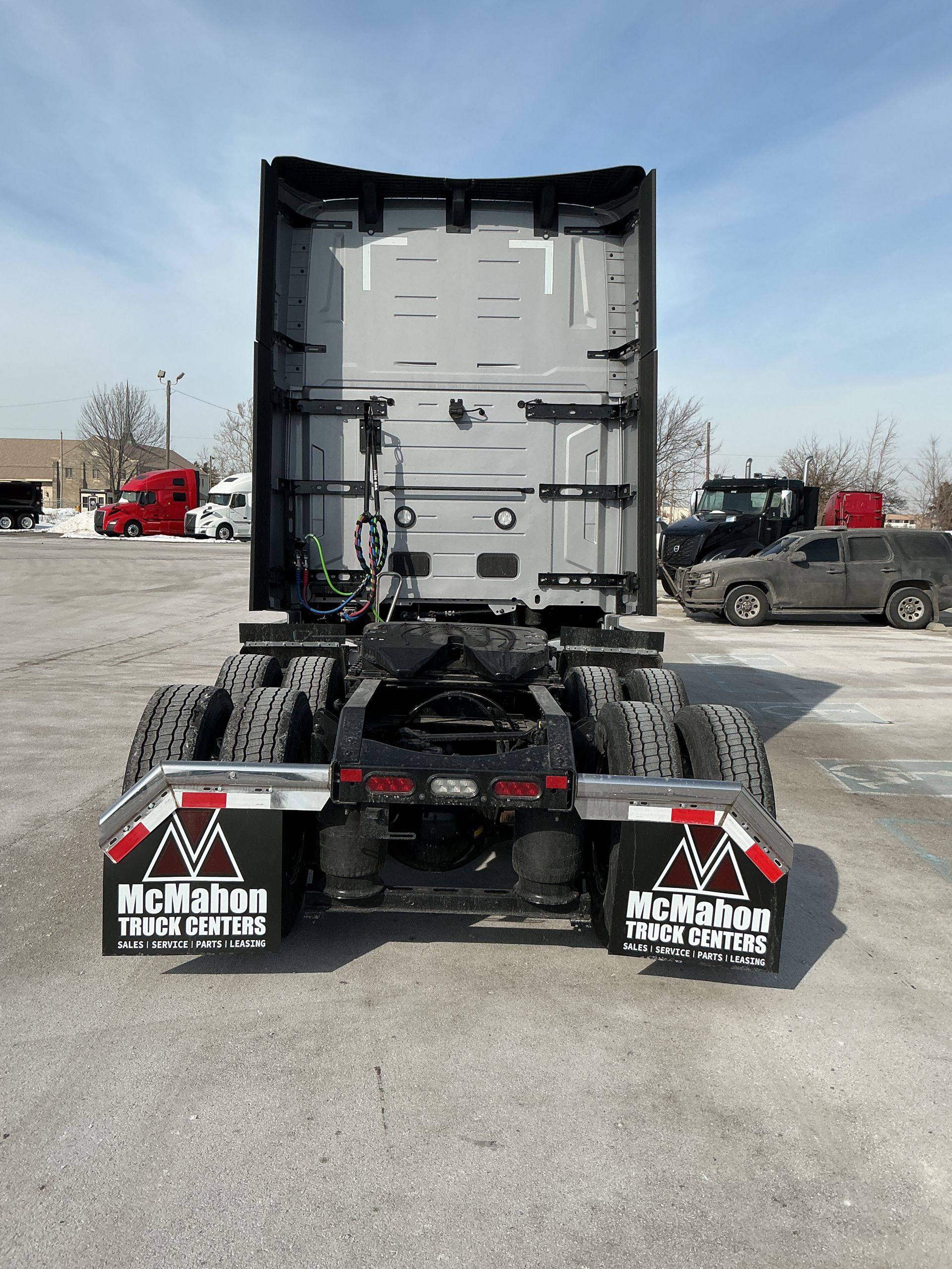 2026 Volvo - image 6