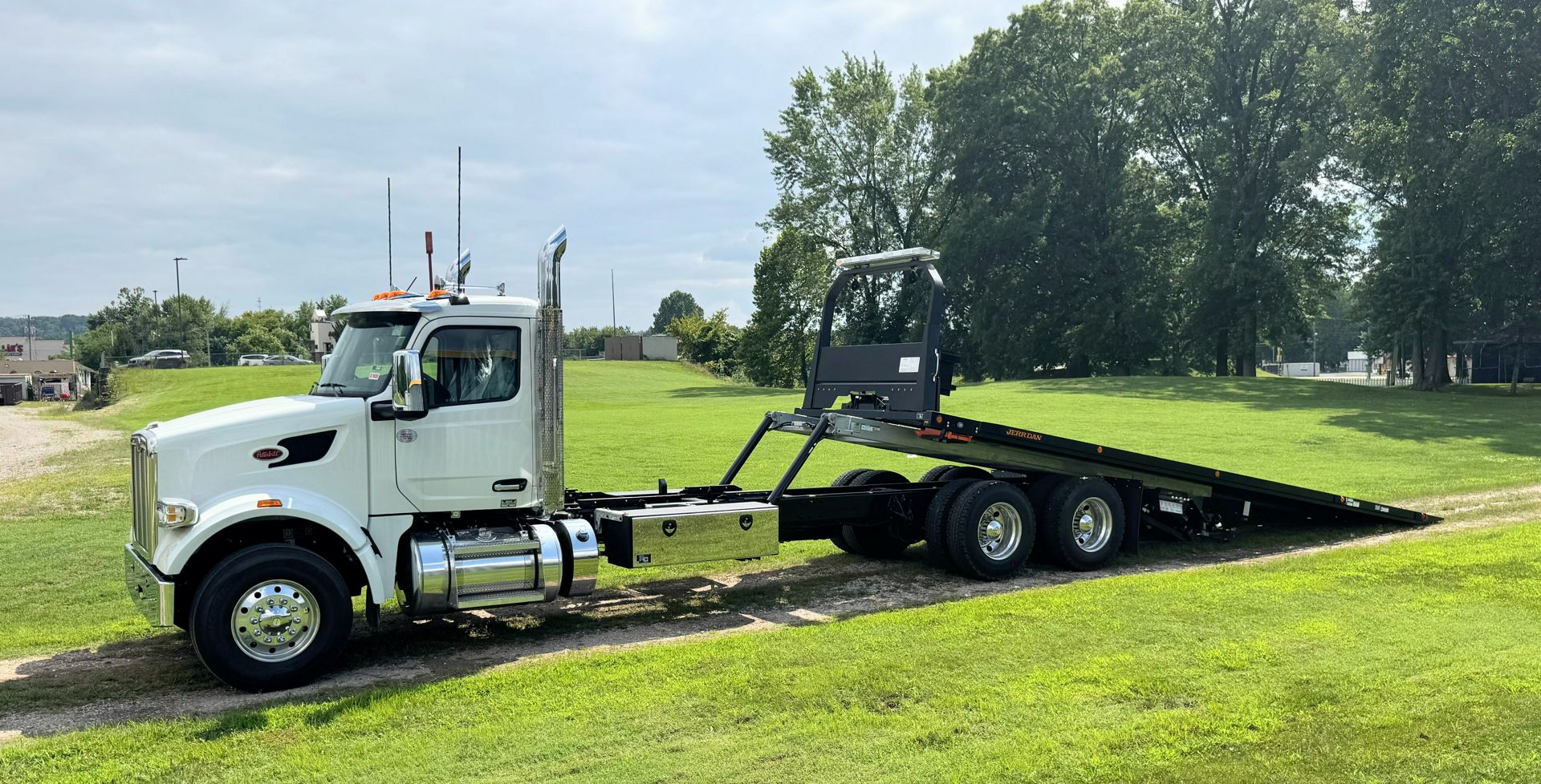 2025 Peterbilt 567 - image 9