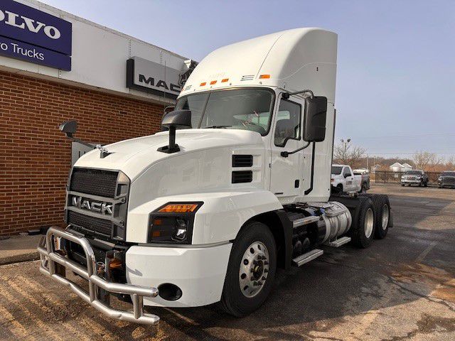 2020 Mack AN64T M742