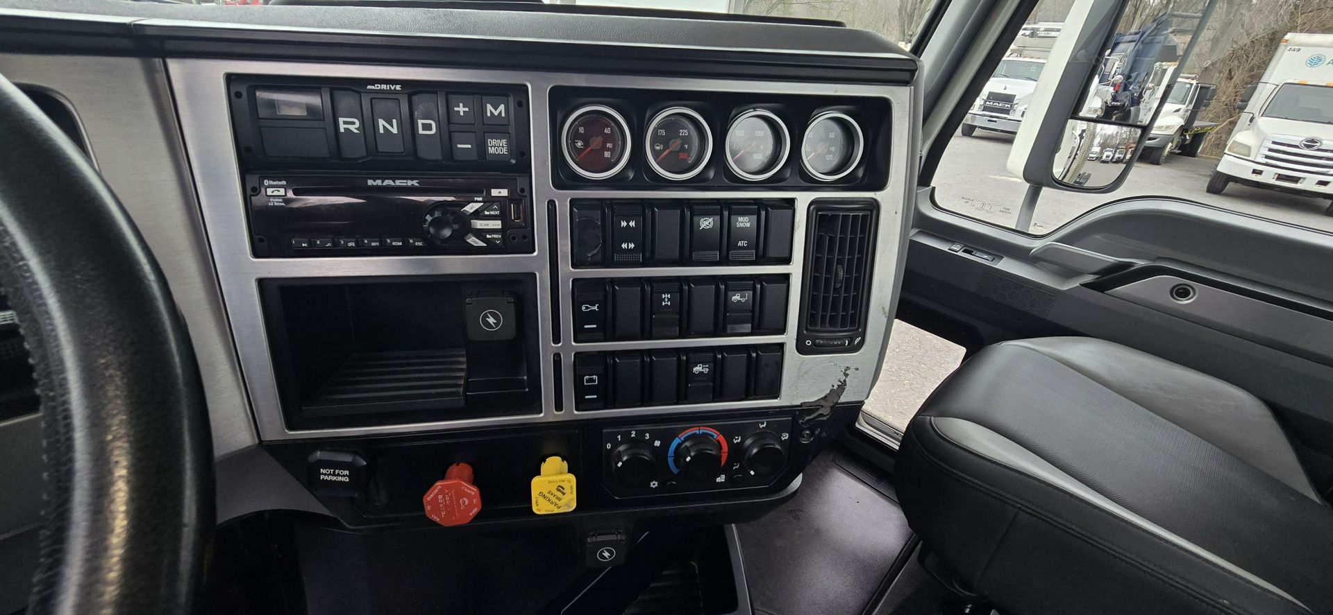 2021 Mack - image 20