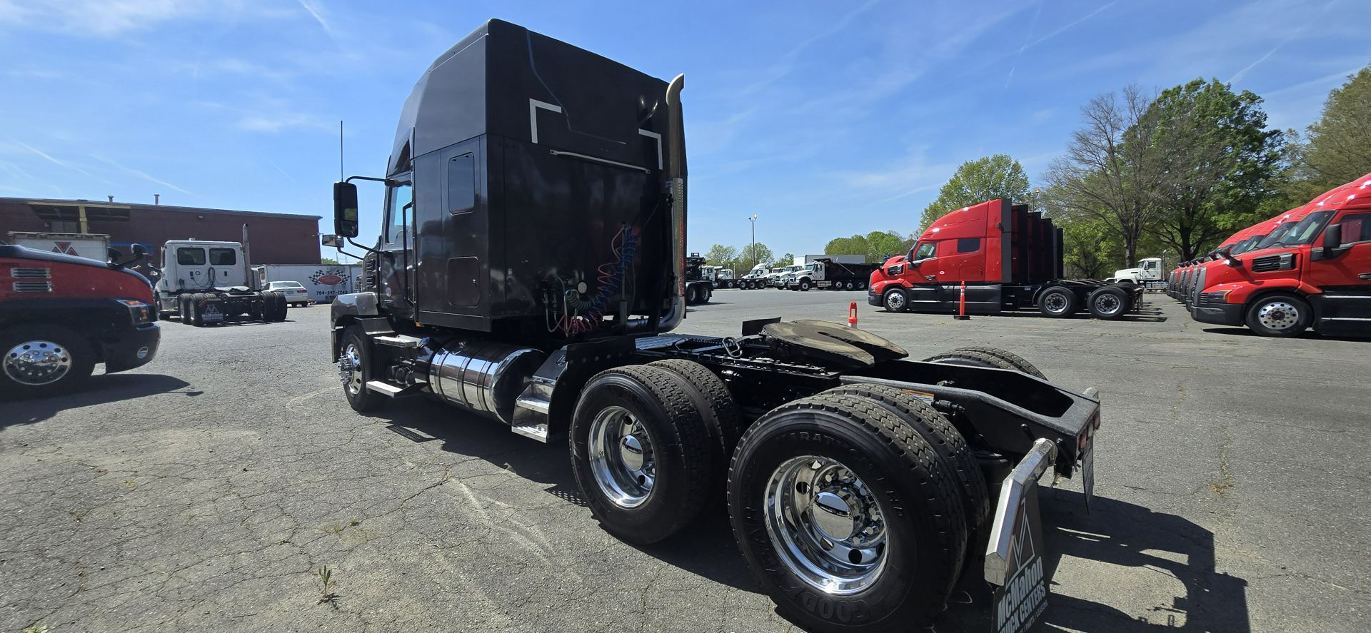 2020 Mack Anthem - image 6