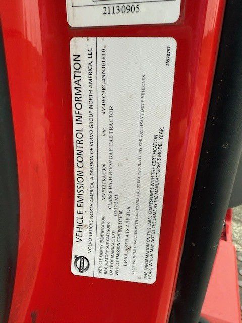 2022 Volvo VNR 640 - image 6