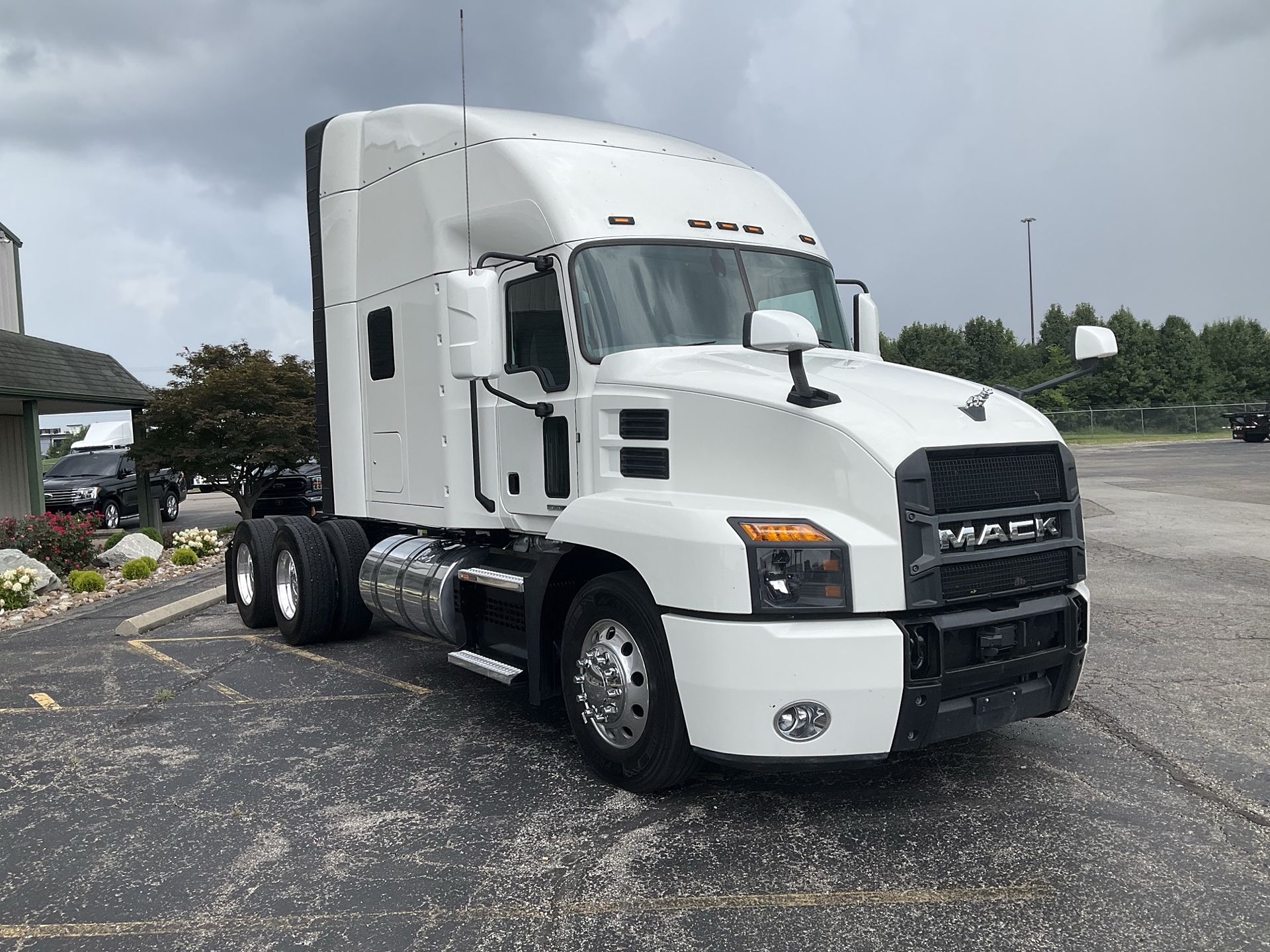 2025 Mack Anthem in Clarksville, IN — photo 3