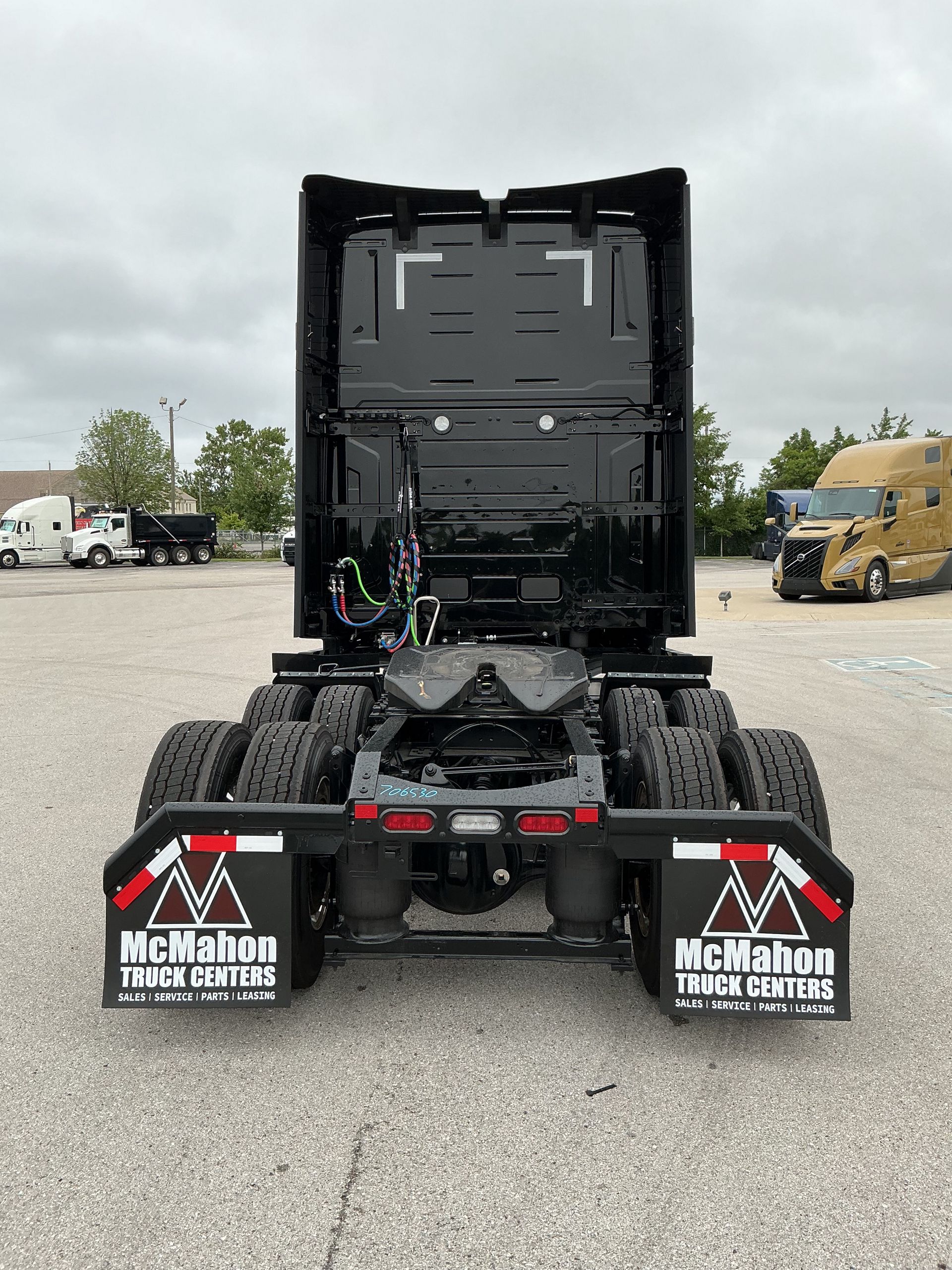 2026 Volvo - image 6