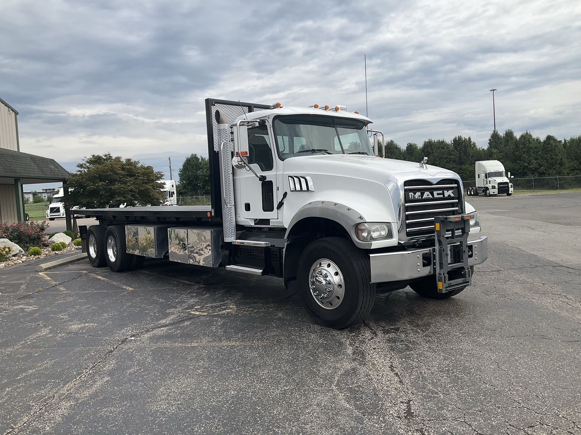 2020 Mack Granite in Clarksville, IN — photo 3