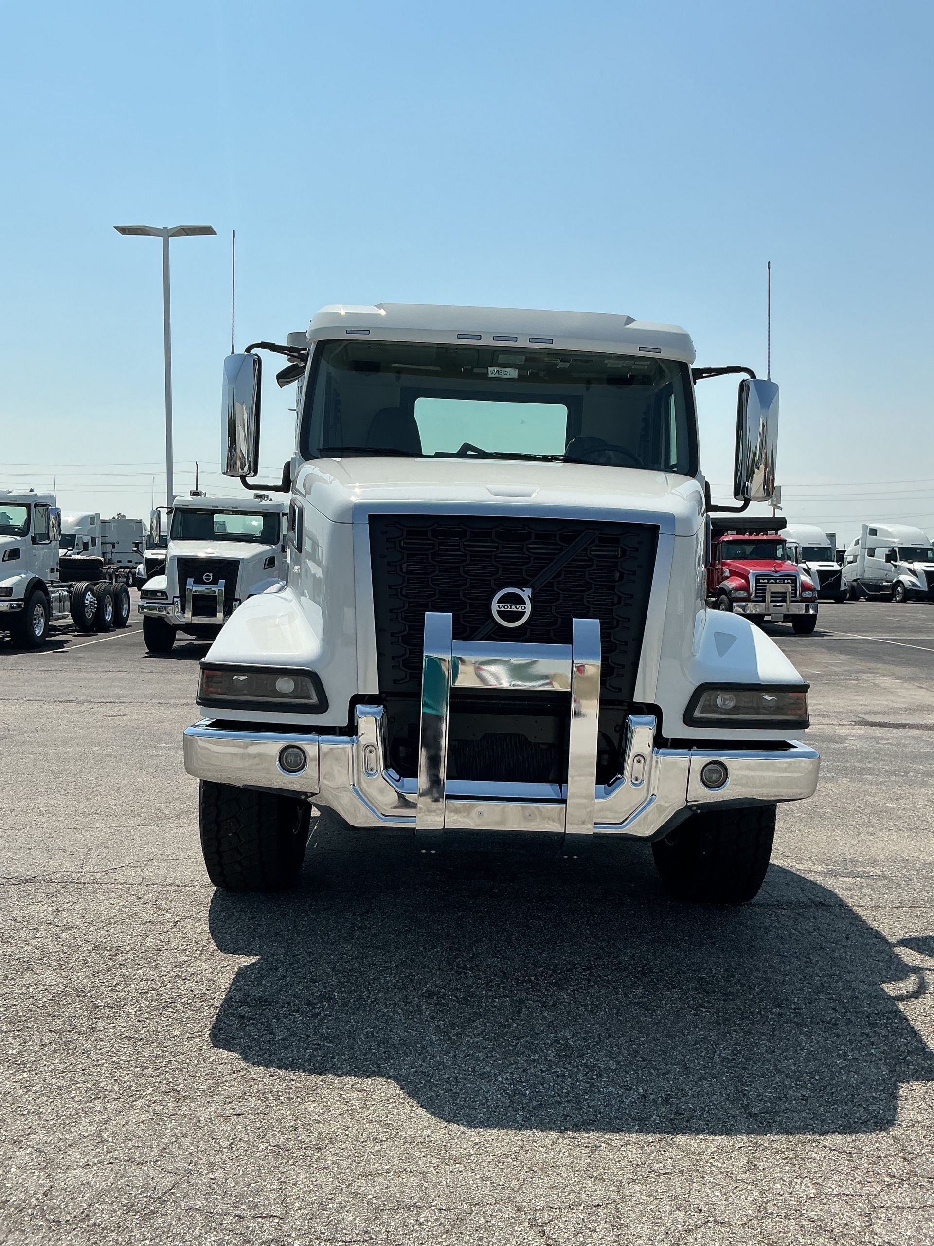 2026 Volvo VHD64B300