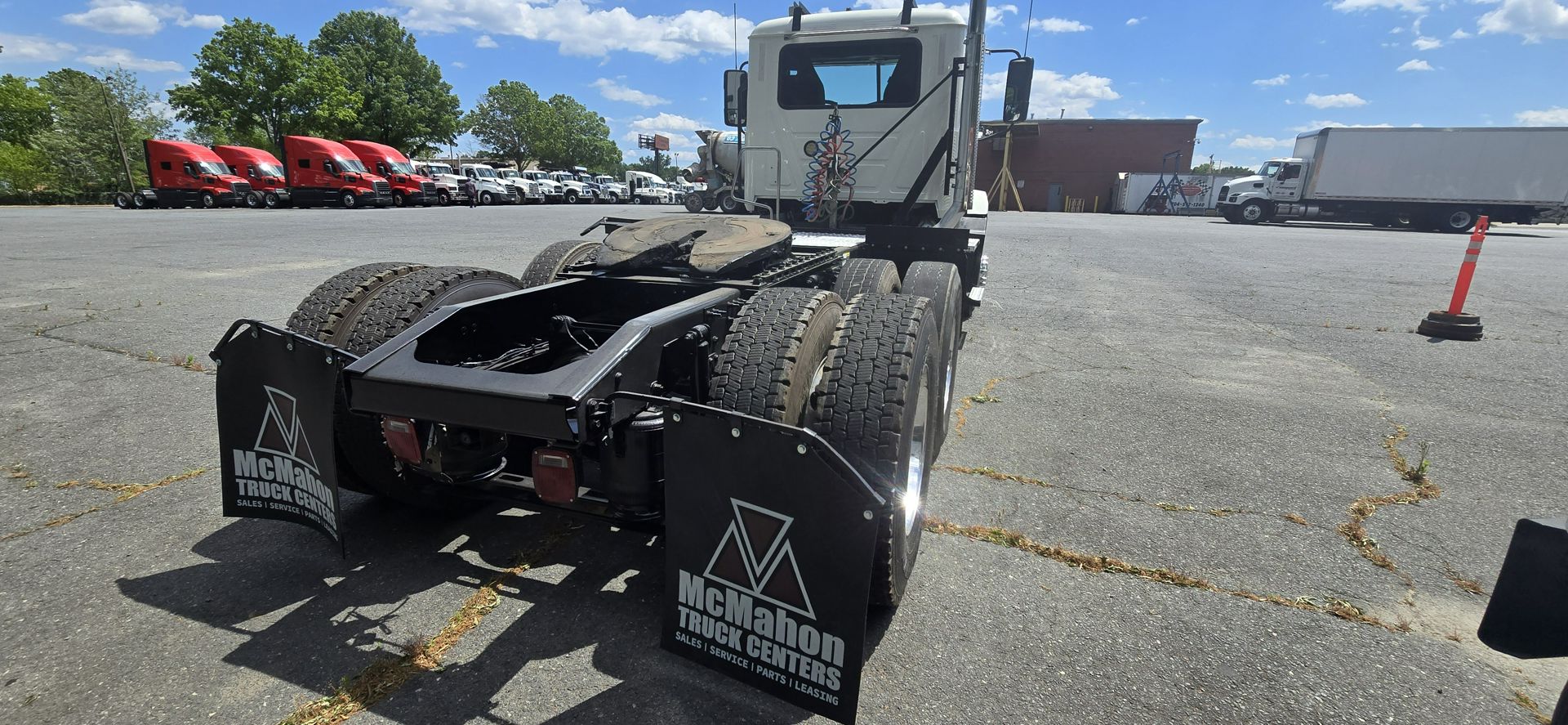 2020 Mack Anthem - image 4