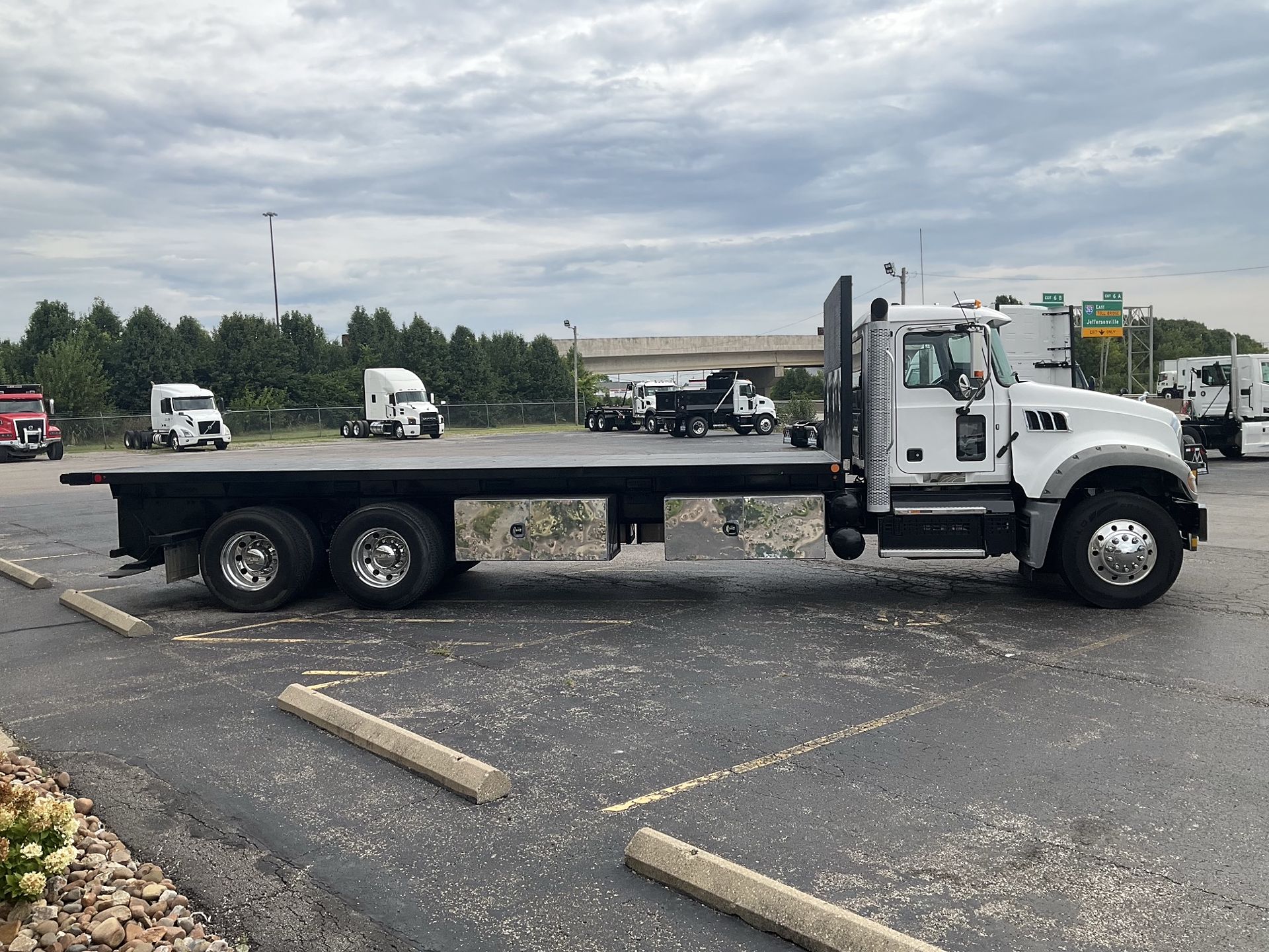 2020 Mack Granite in Clarksville, IN — photo 4