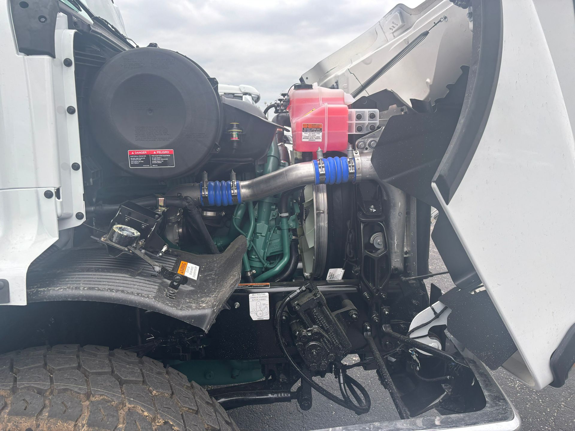 2026 Volvo - image 16