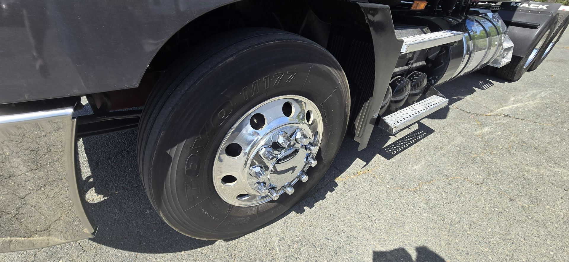 2020 Mack Anthem - image 9
