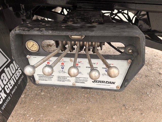 2018 Volvo - image 16