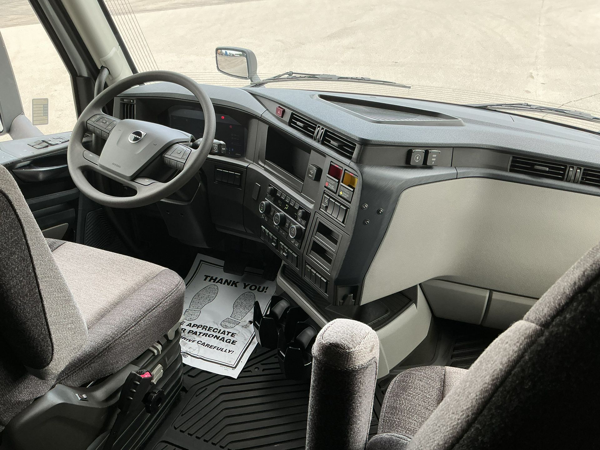 2026 Volvo - image 14