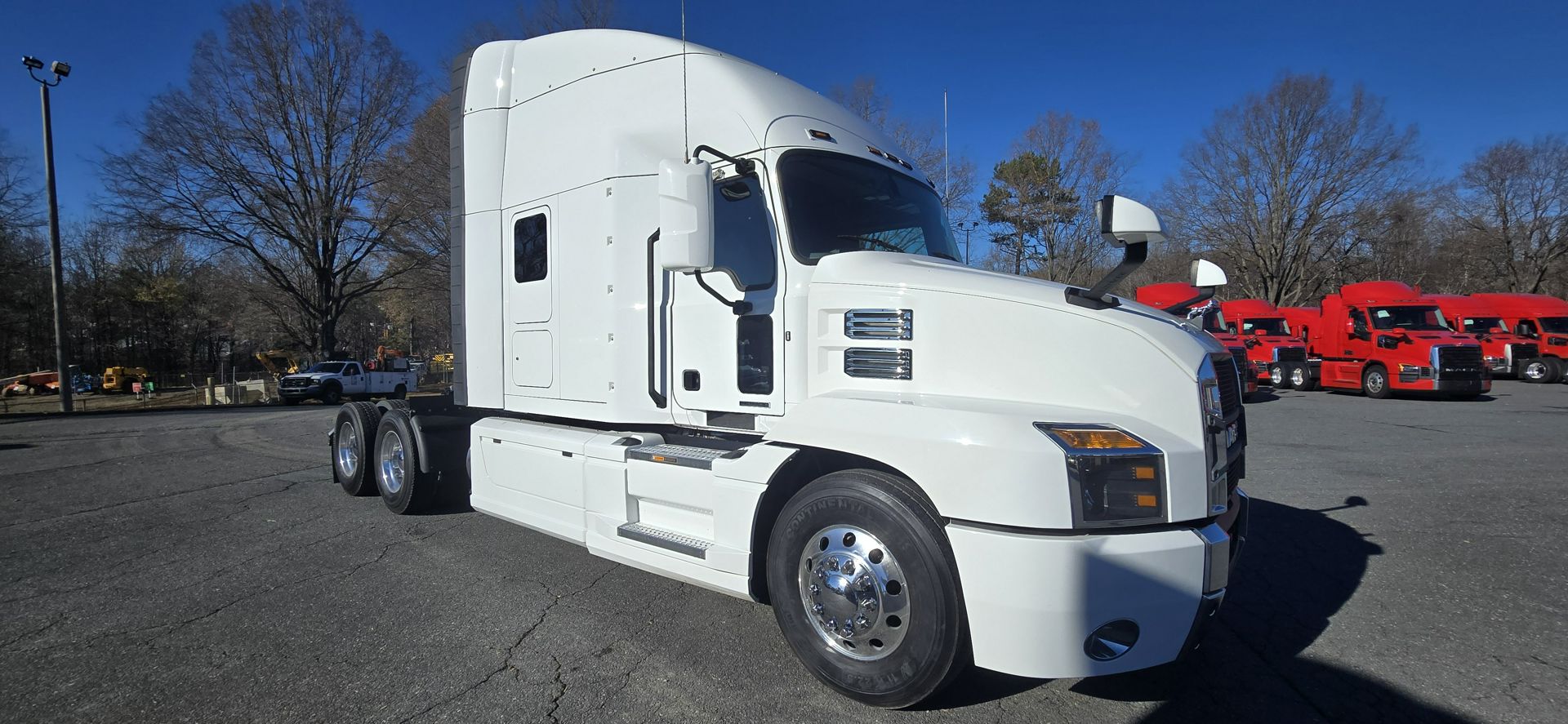 2022 Mack AN64T M742