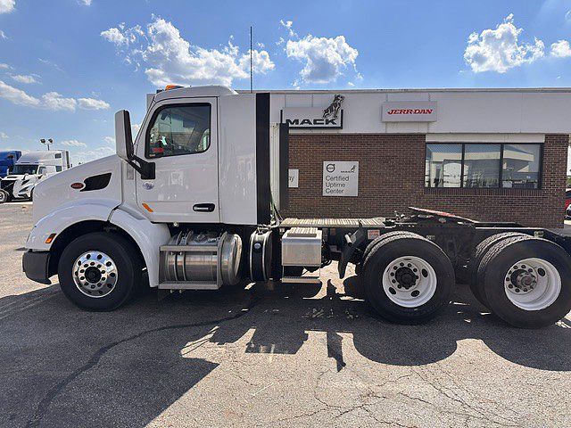 2022 Peterbilt 579 in London, OH — photo 8