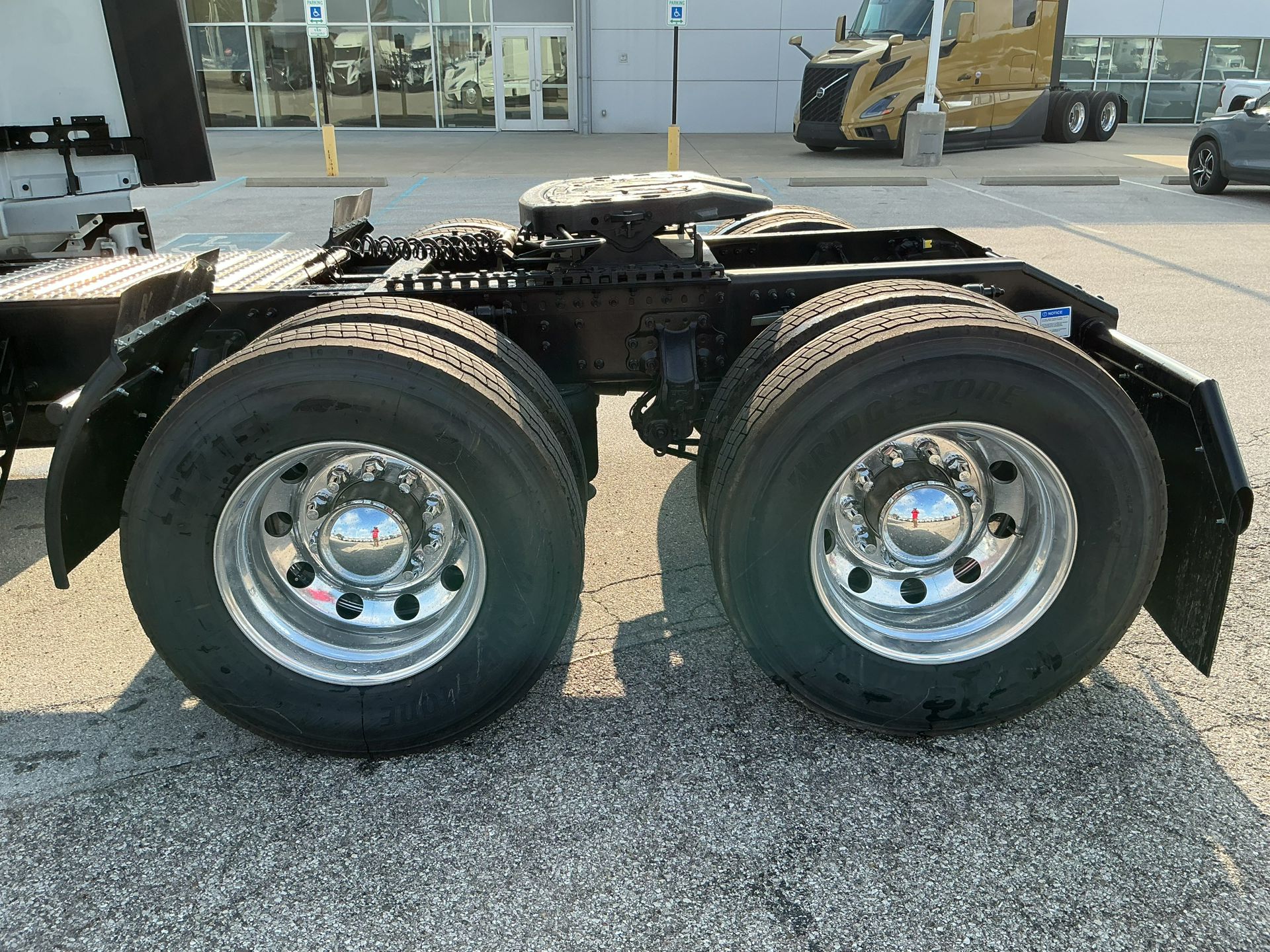 2026 Volvo - image 11