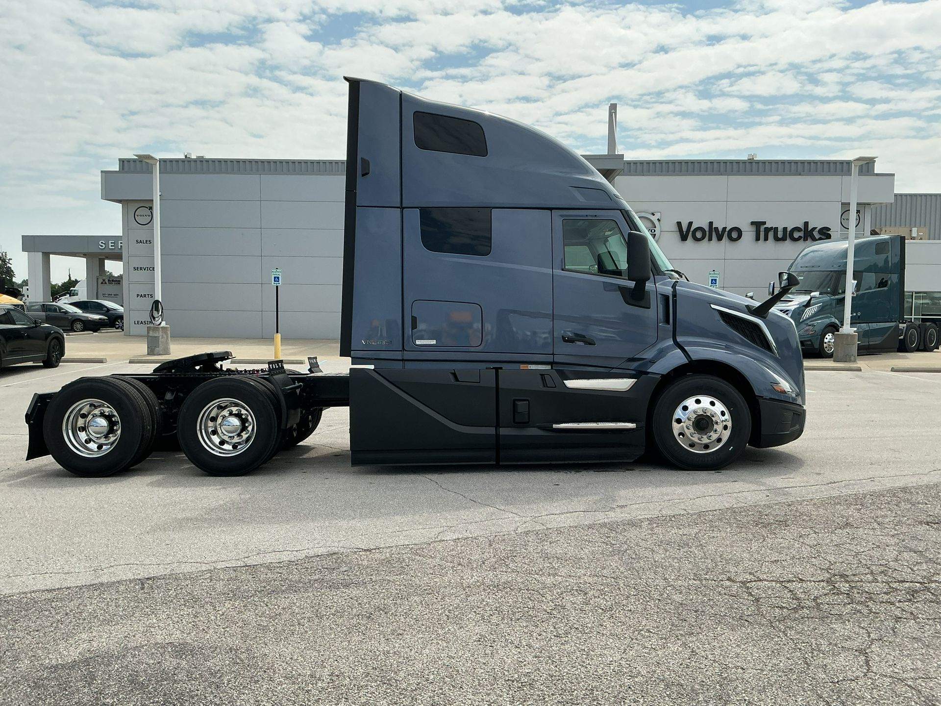 2026 Volvo - image 6