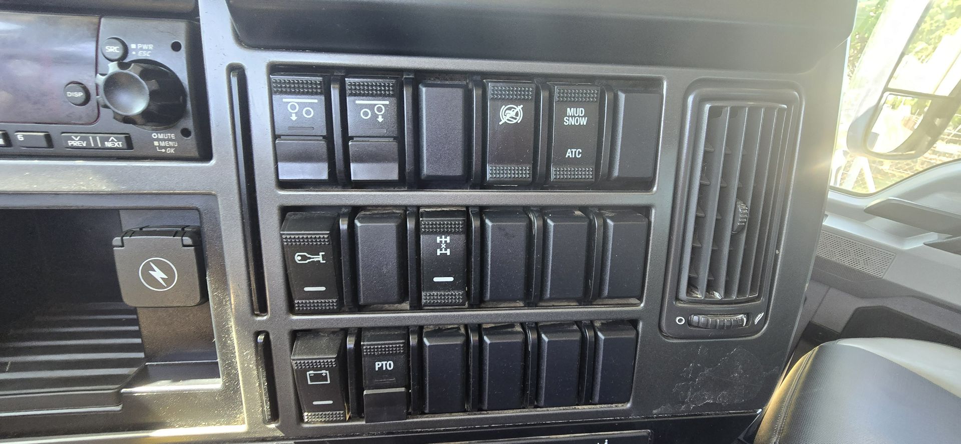 2024 Mack Granite - image 30