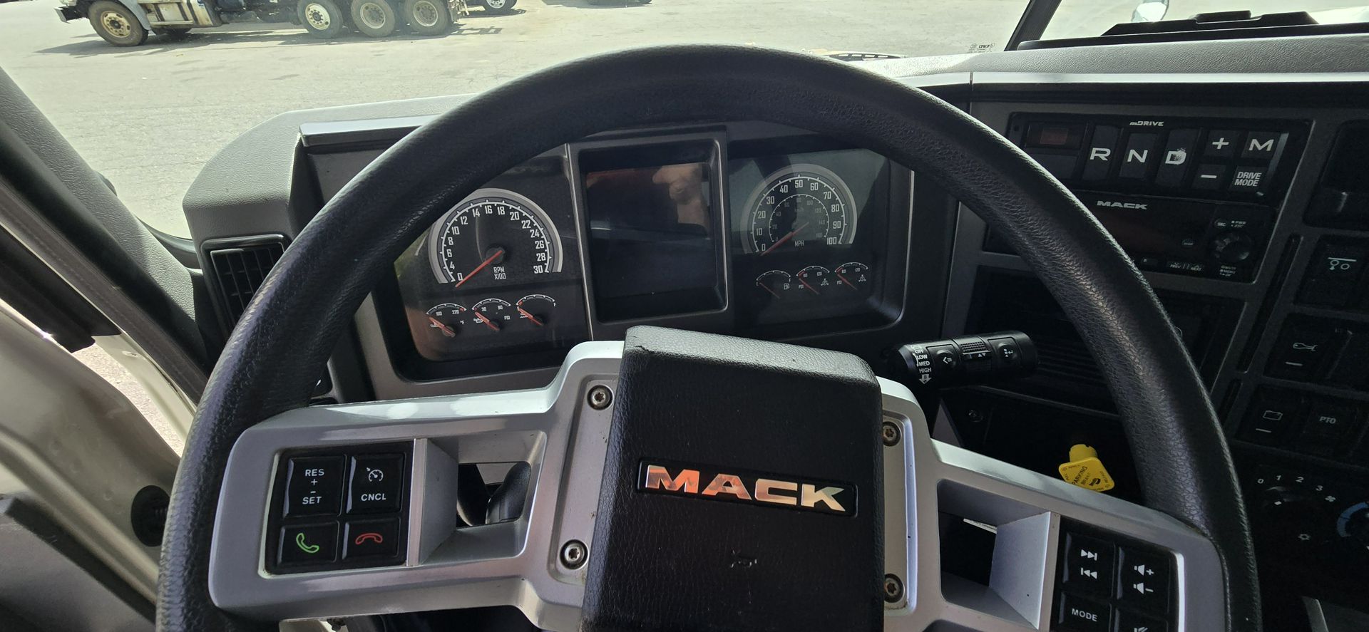 2024 Mack Granite - image 26