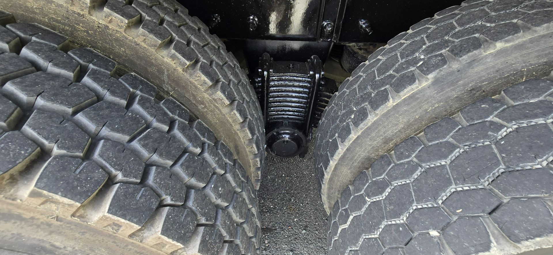 2024 Mack Granite - image 8