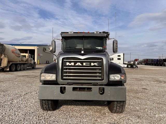 2023 Mack - image 2