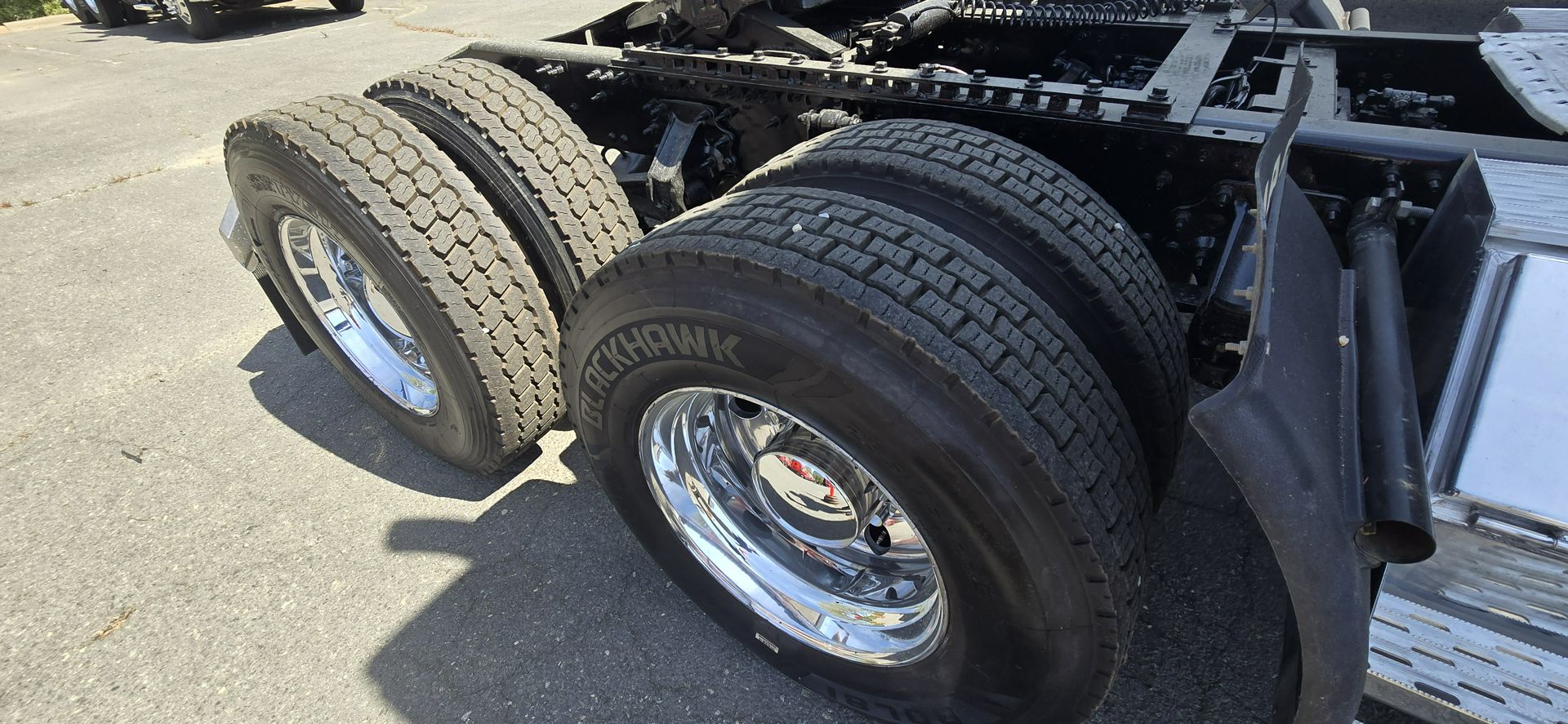 2020 Mack Anthem - image 14