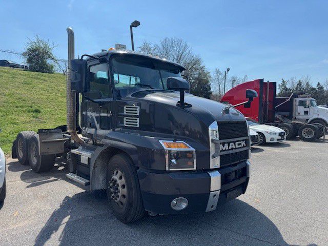 2020 Mack - image 2