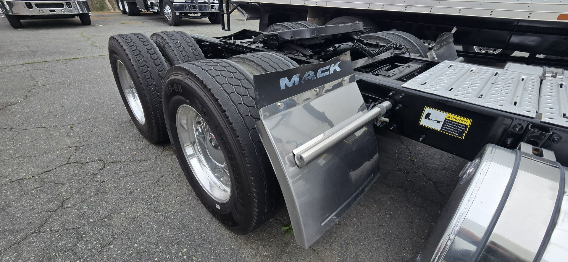 2022 Mack - image 10