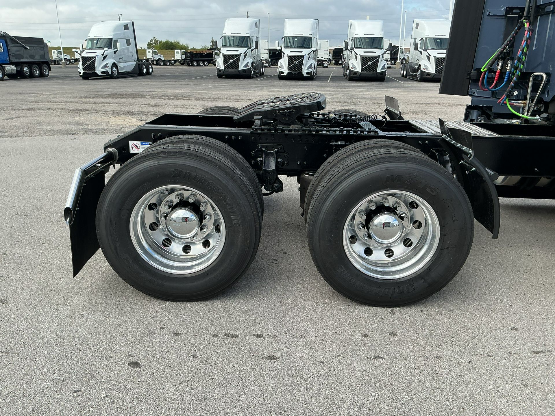 2026 Volvo - image 19